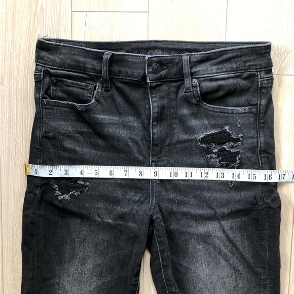American Eagle Outfitters Black Distressed Biker Denim Shorts Size 8 - Picture 4 of 12
